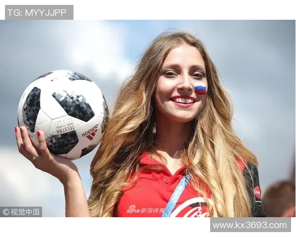 足球女神闪耀赛场 展现超凡技艺与无限魅力 引领全球球迷热潮 足球女神闪耀赛场 展现超凡技艺与无限魅力 引领全球球迷热潮