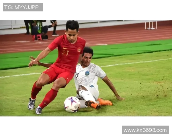 足球球星跪地瞬间震撼全场体现无限热爱与坚持精神