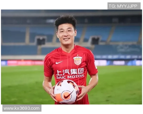 中国足球三大球星介绍及他们在国内外赛场的辉煌成就与影响力 中国足球三大球星介绍及他们在国内外赛场的辉煌成就与影响力